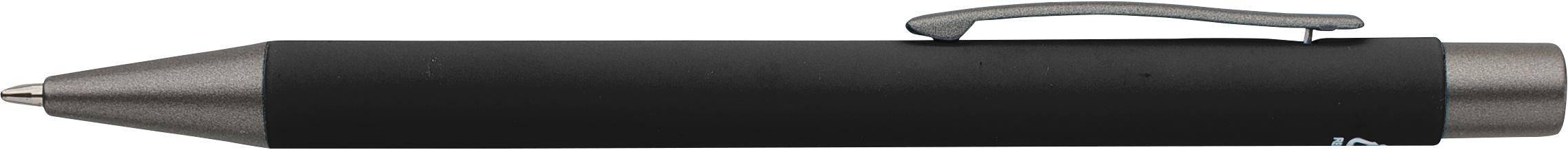 Guľôčkové pero z recyklovaného hliníka Emmett, čierna