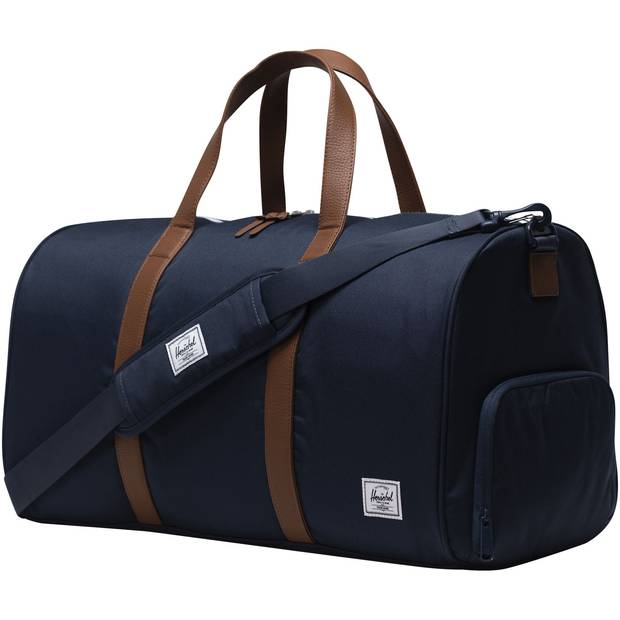 Herschel Novel™ športová taška 43 l, modrá Navy Herschel Novel™ športová taška 43 l, modrá Navy