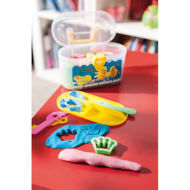 RACETY sada plastelíny v plastovom kufríku s formičkami RACETY sada plastelíny v plastovom kufríku s formičkami