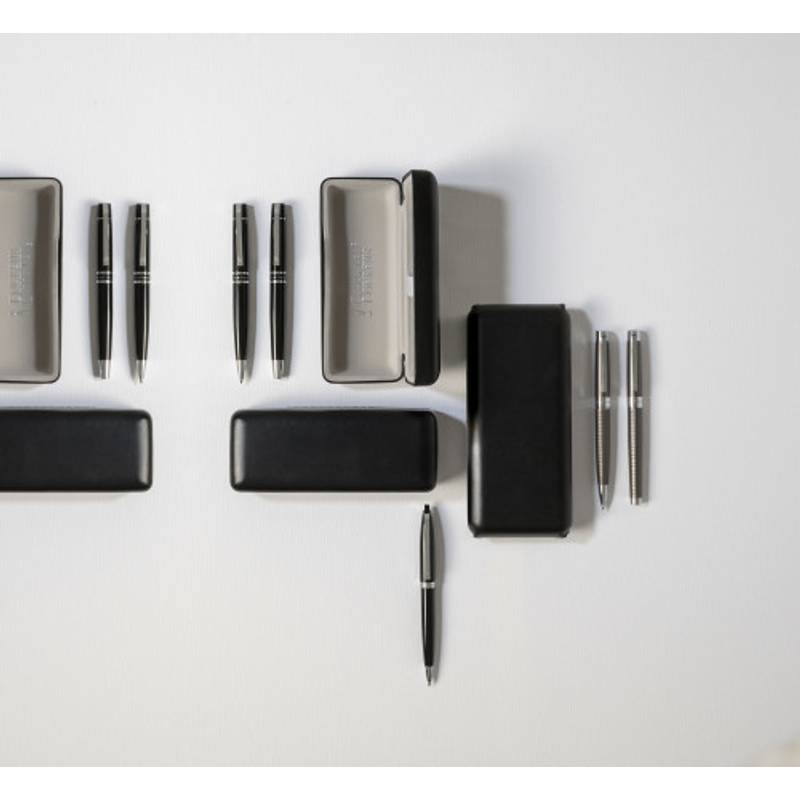 MONATA Charles Dickens Psací souprava, kuličkové pero a roller, černá náplň MONATA Charles Dickens Psací souprava, kuličkové pero a roller, černá náplň