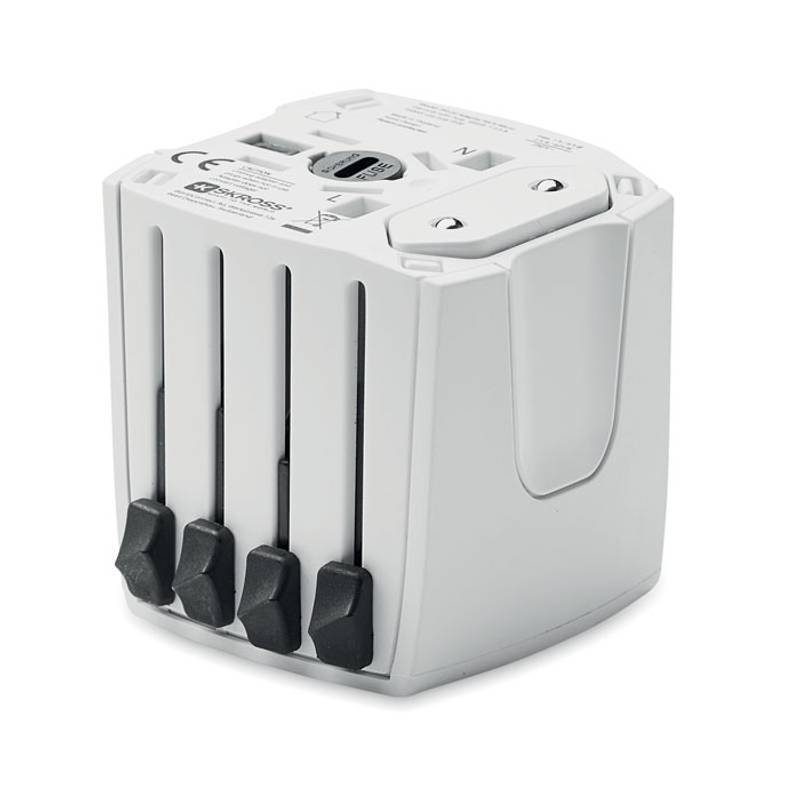 Univerzálny cestovný adaptér Univerzálny cestovný adaptér