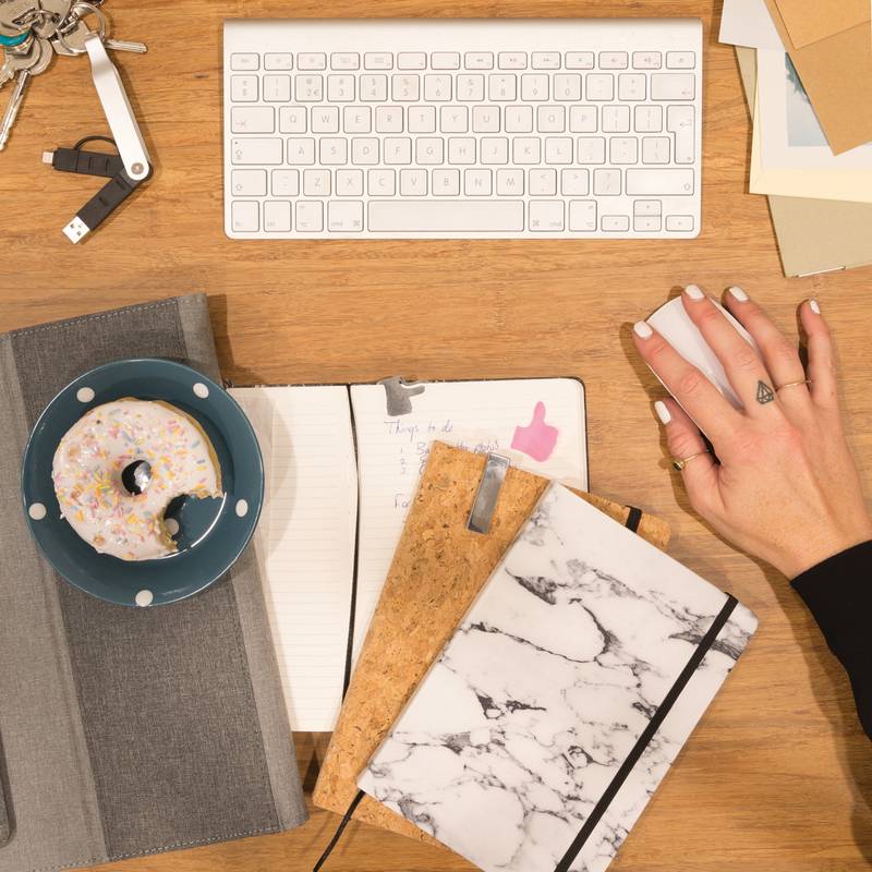 Eko zápisník, korkový obal a bambusové pero se stylusem, hnědá Eko zápisník, korkový obal a bambusové pero se stylusem, hnědá