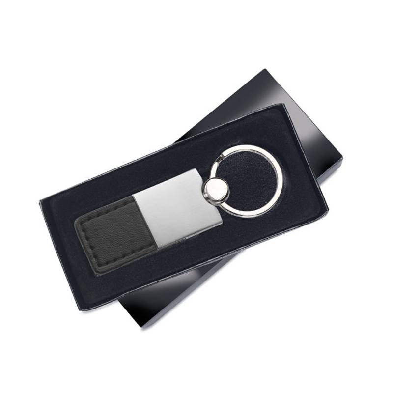 Klíčenka s kovovou ploténkou a PU řemínkem, černá Klíčenka s kovovou ploténkou a PU řemínkem, černá