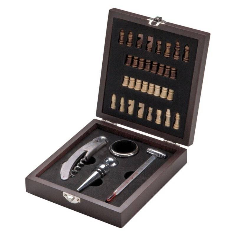 Sada na víno se šachy Sada na víno se šachy