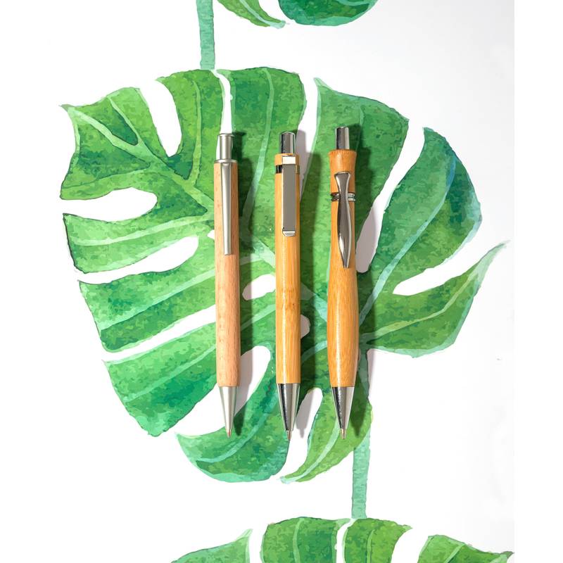 Bambusové guľôčkové pero s kovovými doplnkami, čierna náplň, hnedá Bambusové guľôčkové pero s kovovými doplnkami, čierna náplň, hnedá