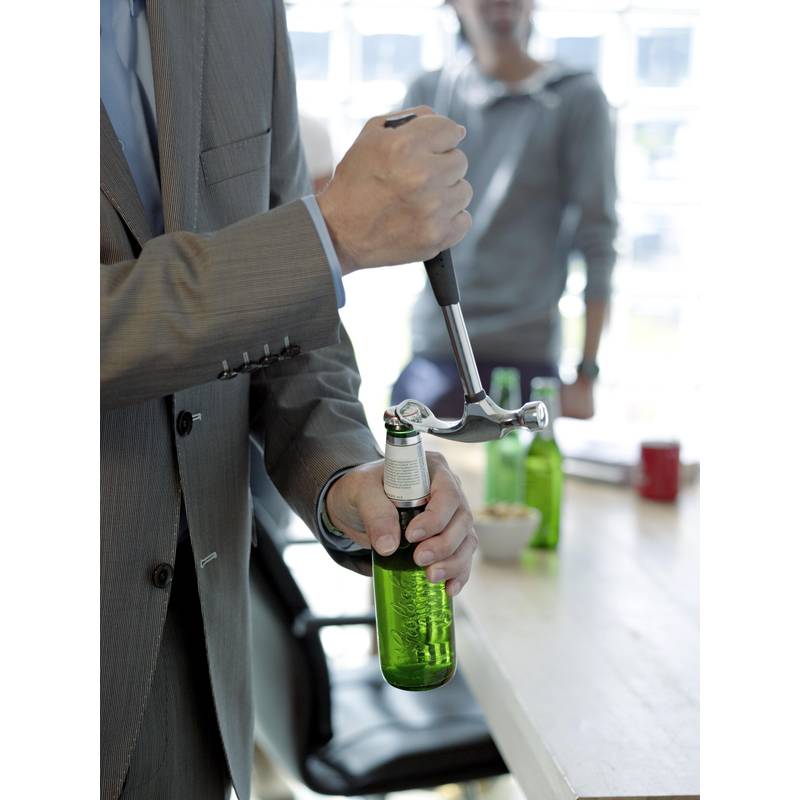 Kladivo s otvárač na fľaše Kladivo s otvárač na fľaše