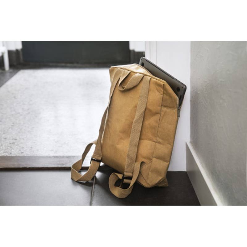 Menší jednoduchý batoh z laminovaného papíru, hnědá Menší jednoduchý batoh z laminovaného papíru, hnědá