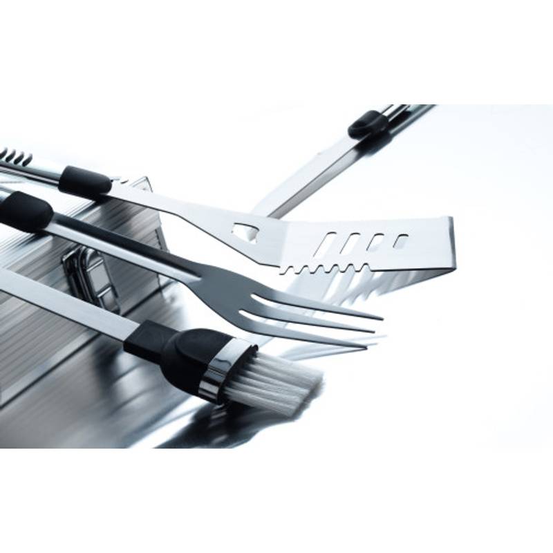 Barbecue sada v kovovom kufríku Barbecue sada v kovovom kufríku