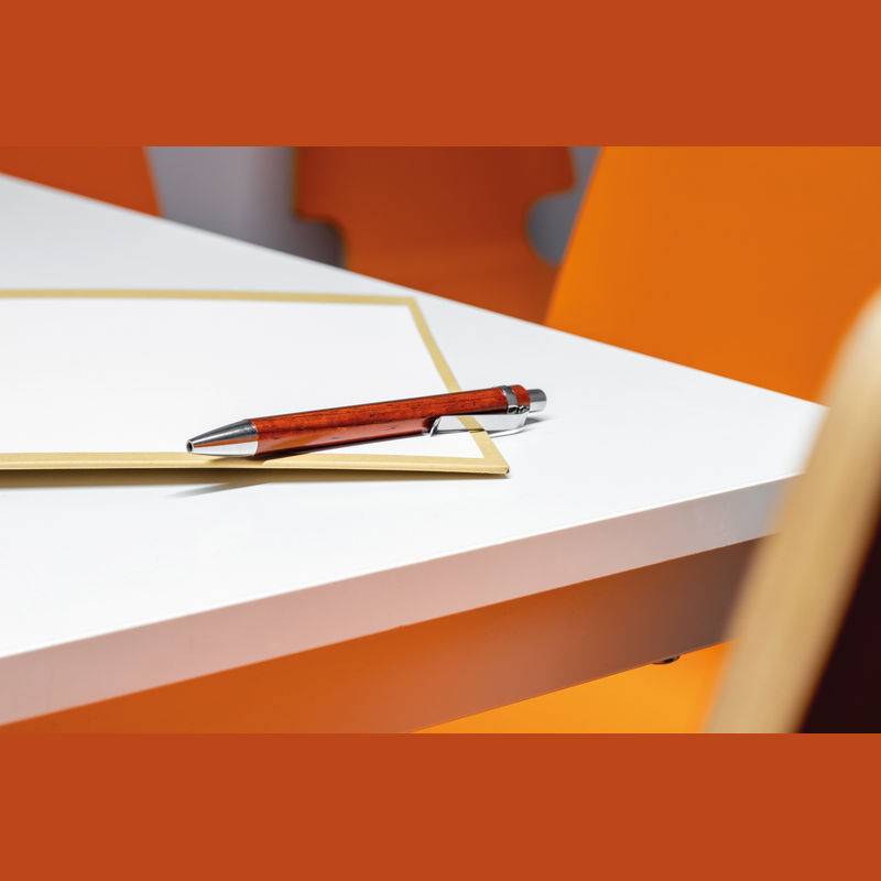 Dřevěné kuličkové pero, hnědá Dřevěné kuličkové pero, hnědá