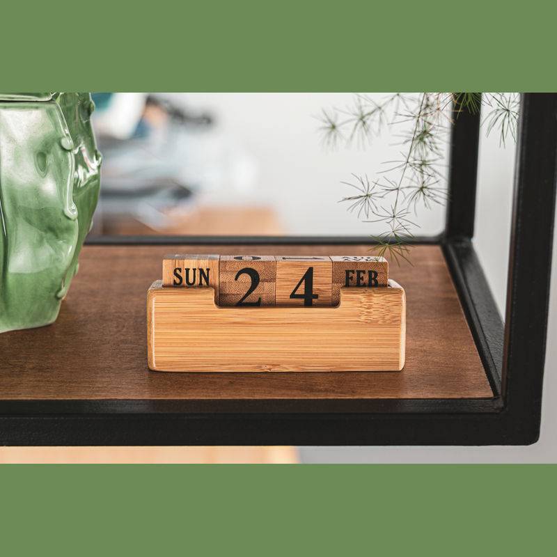 Stolní kalendář z bambusu, hnědá béžová Stolní kalendář z bambusu, hnědá béžová