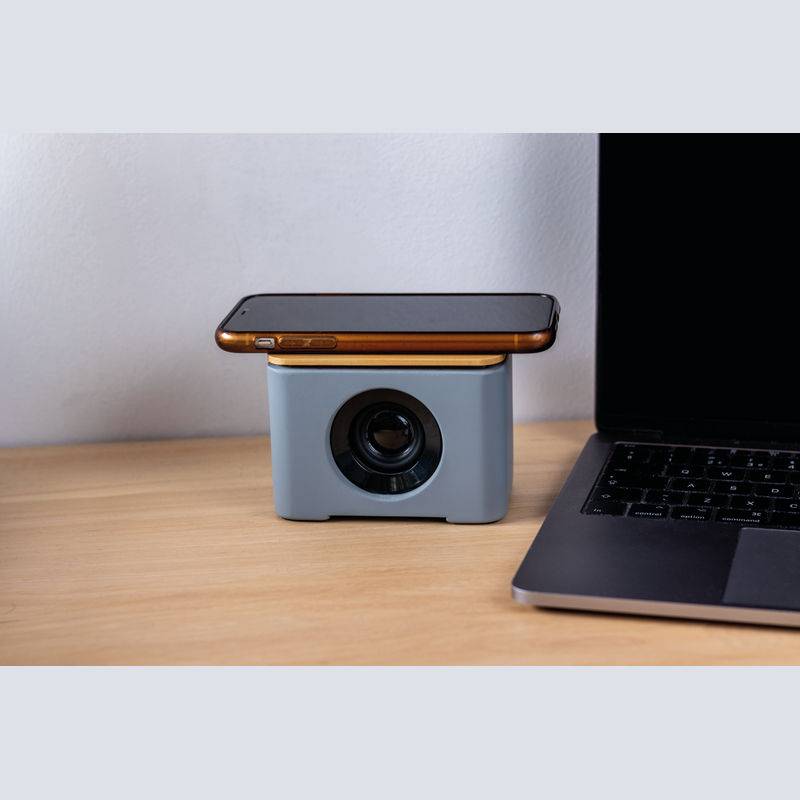 Bluetooth reproduktor a indukčná nabíjačka, sivá Bluetooth reproduktor a indukčná nabíjačka, sivá