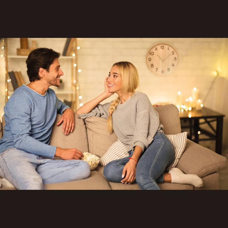 Dřevěné nástěnné hodiny, hnědá béžová Dřevěné nástěnné hodiny, hnědá béžová