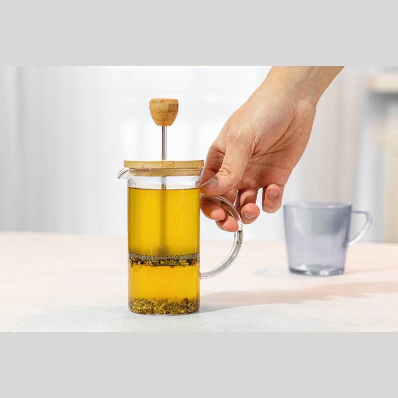 Sklenený kávovar alebo čajník s bambusovým vekom, 600ml, viacfarebná Sklenený kávovar alebo čajník s bambusovým vekom, 600ml, viacfarebná