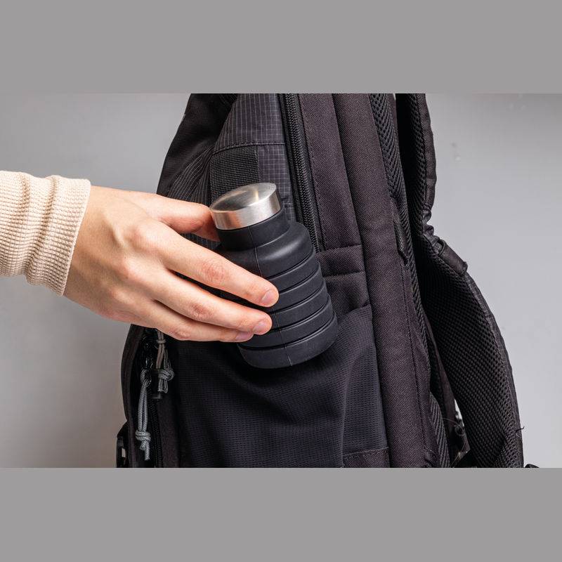 Rozťahovacia silikónová fľaša, 500ml, čierna Rozťahovacia silikónová fľaša, 500ml, čierna