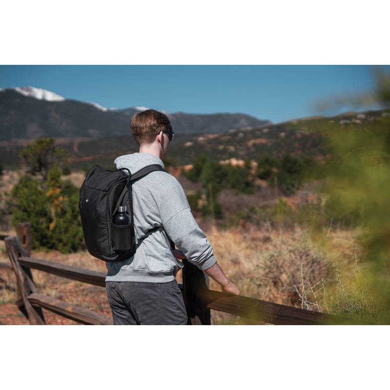 Easy access batoh na 15" notebook Swiss Peak z RPET AWARE™, čierna Easy access batoh na 15" notebook Swiss Peak z RPET AWARE™, čierna