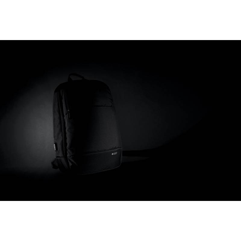 Moderný batoh na 15,6" notebook Swiss Peak z RPET AWARE™, čierna Moderný batoh na 15,6" notebook Swiss Peak z RPET AWARE™, čierna