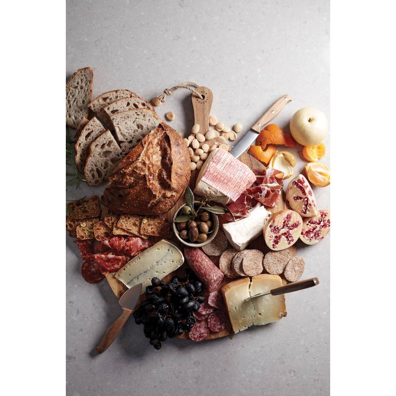 Kulatá servírovací deska VINGA Buscot, hnědá Kulatá servírovací deska VINGA Buscot, hnědá