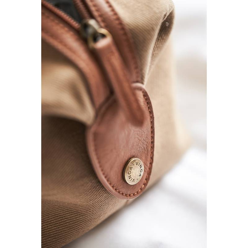 Toaletní taška VINGA Sloane RPET, hnědá Toaletní taška VINGA Sloane RPET, hnědá