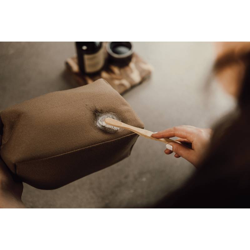 Toaletní taška VINGA Sloane RPET, hnědá Toaletní taška VINGA Sloane RPET, hnědá