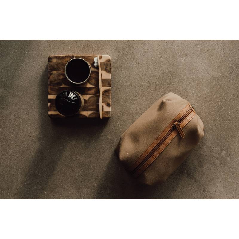 Toaletní taška VINGA Sloane RPET, hnědá Toaletní taška VINGA Sloane RPET, hnědá