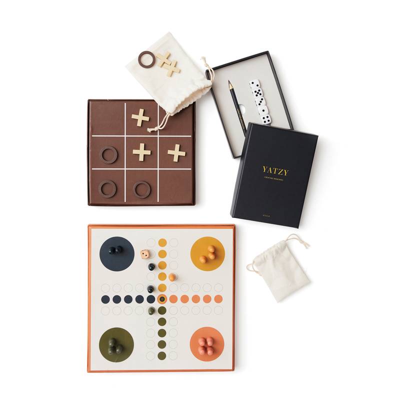 Stolní hra VINGA Yatzy, modrá námořnická Stolní hra VINGA Yatzy, modrá námořnická