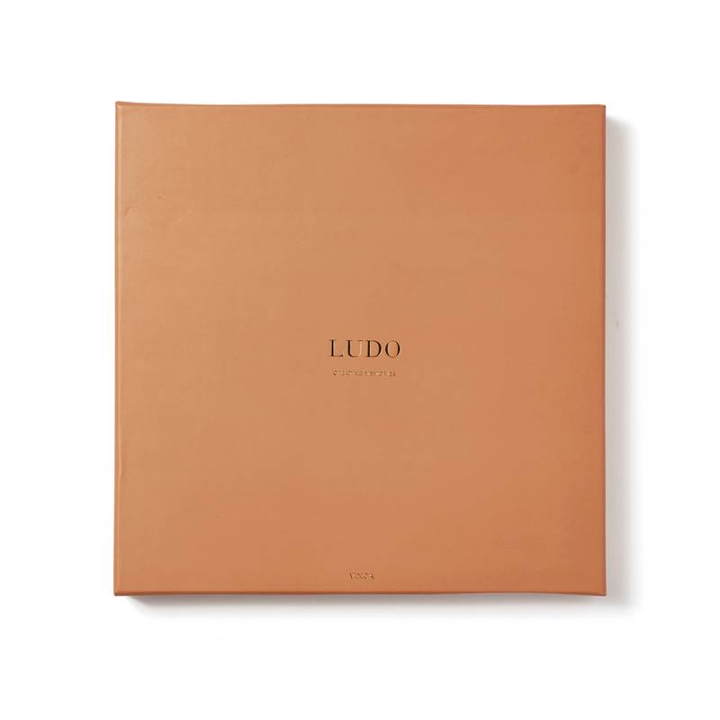 Stolní hra VINGA Ludo, hnědá Stolní hra VINGA Ludo, hnědá