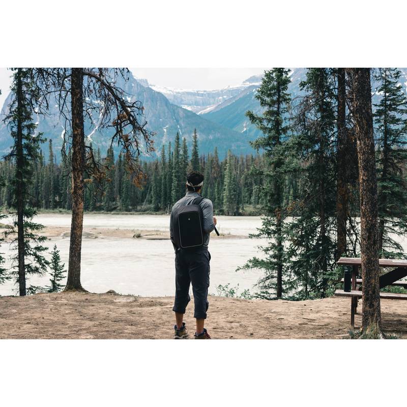 Nedobytný batoh na 15,6" notebook Swiss Peak z RPET AWARE™, čierna Nedobytný batoh na 15,6" notebook Swiss Peak z RPET AWARE™, čierna