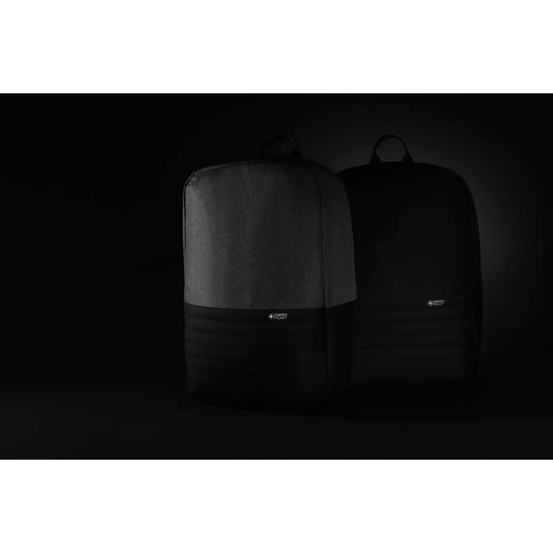 RFID nedobytný batoh pro notebook Swiss Peak z RPET AWARE™, černá RFID nedobytný batoh pro notebook Swiss Peak z RPET AWARE™, černá