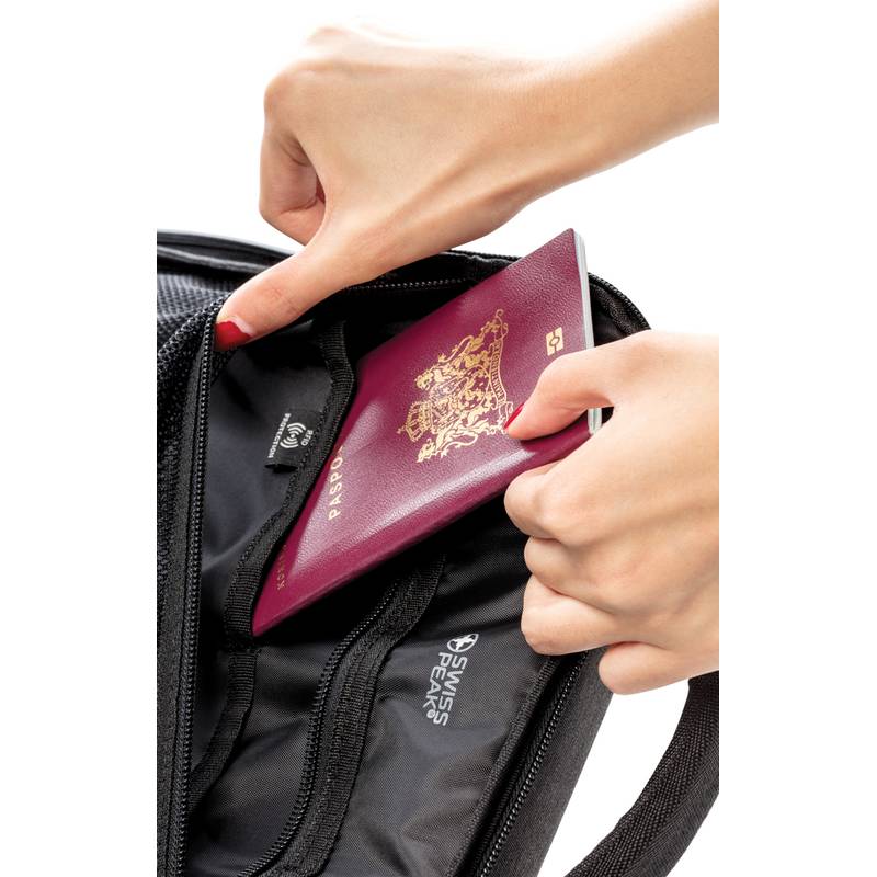 XXL cestovní batoh Swiss peak z RPET AWARE™, černá XXL cestovní batoh Swiss peak z RPET AWARE™, černá