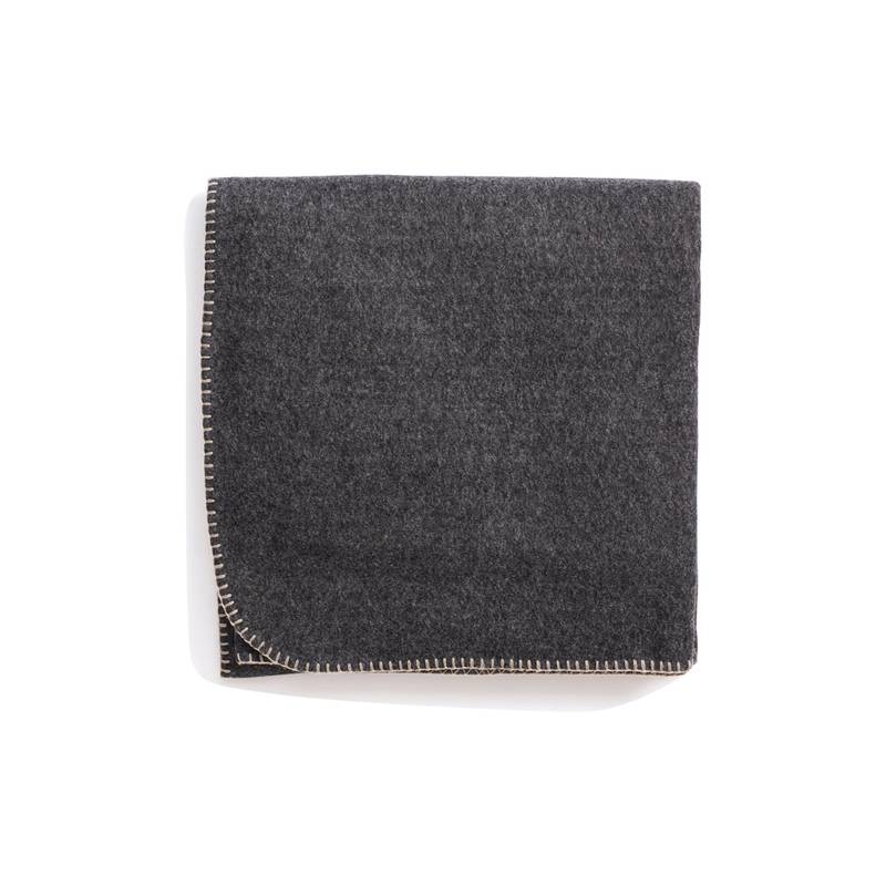 Deka z recyklovaných vlákien VINGA Bilton, sivá Deka z recyklovaných vlákien VINGA Bilton, sivá