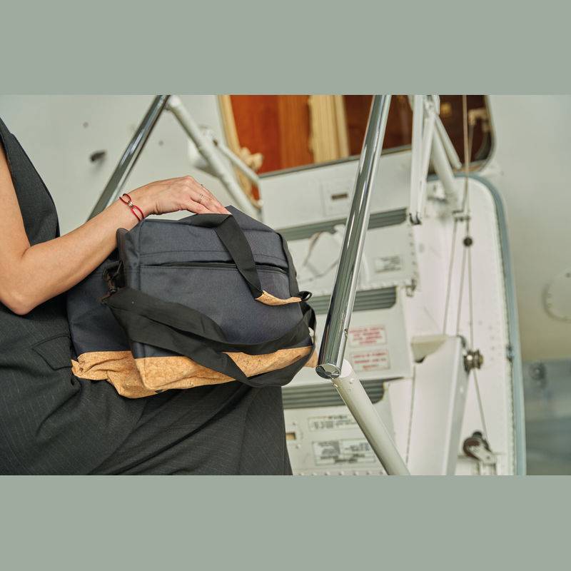 Športová taška z RPETu s korkovým dnom, čierna Športová taška z RPETu s korkovým dnom, čierna