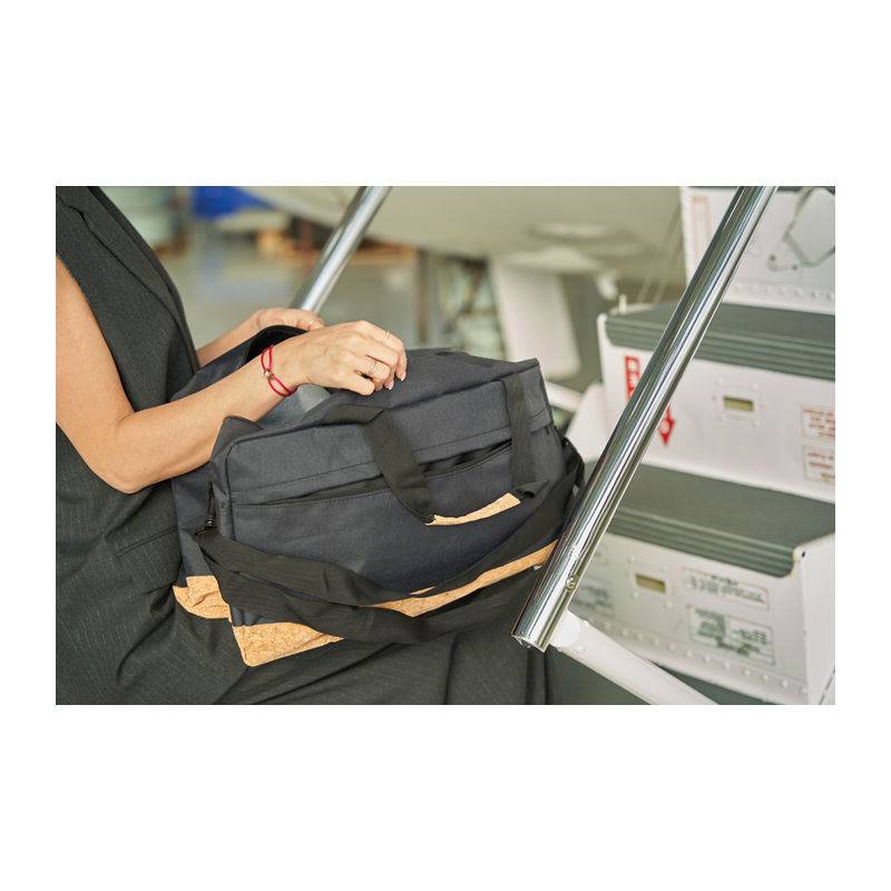 Športová taška z RPETu s korkovým dnom, čierna Športová taška z RPETu s korkovým dnom, čierna