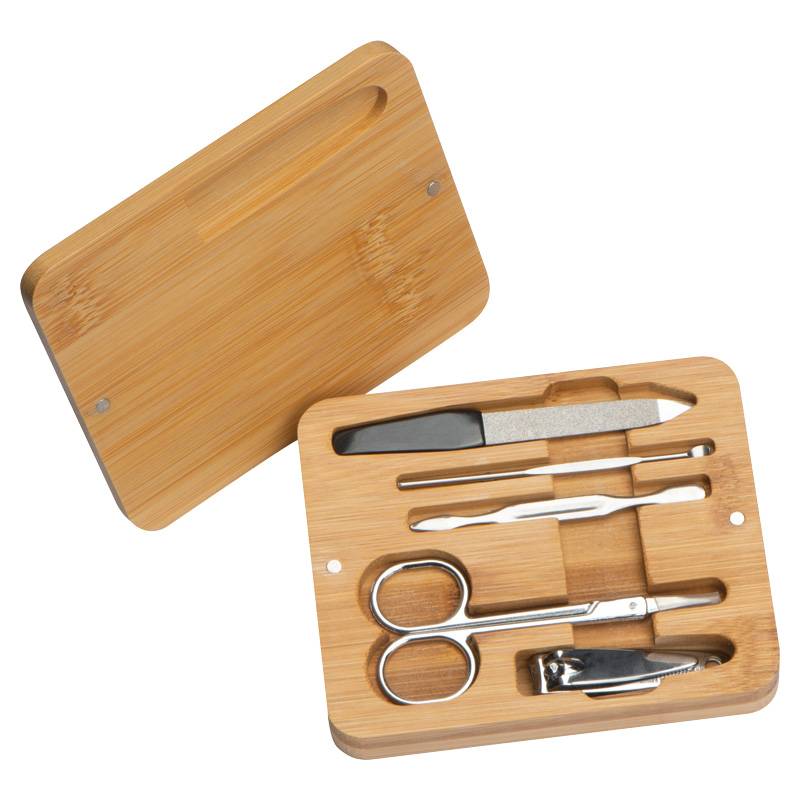 Sada na manikúru v bambusovém pouzdře, hnědá béžová Sada na manikúru v bambusovém pouzdře, hnědá béžová