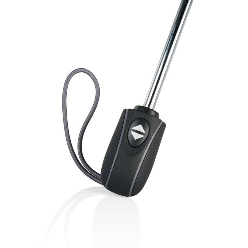 Automatický dáždnik 21" Swiss Peak Traveler z RPET AWARE™, čierna Automatický dáždnik 21" Swiss Peak Traveler z RPET AWARE™, čierna