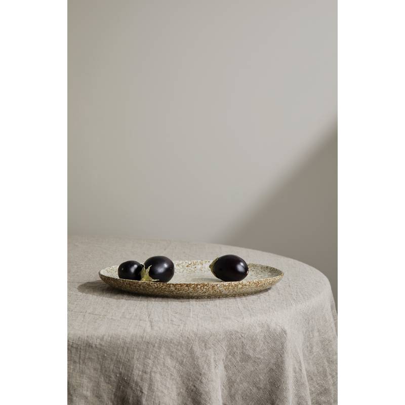 Servírovací talíř VINGA Nuvem, hnědá béžová Servírovací talíř VINGA Nuvem, hnědá béžová