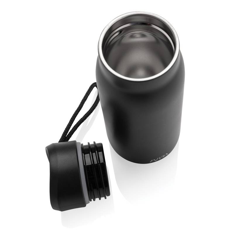 Mini cestovný hrnček Avira Ain 150ml z RCS recyklovaného hliníka, čierna Mini cestovný hrnček Avira Ain 150ml z RCS recyklovaného hliníka, čierna