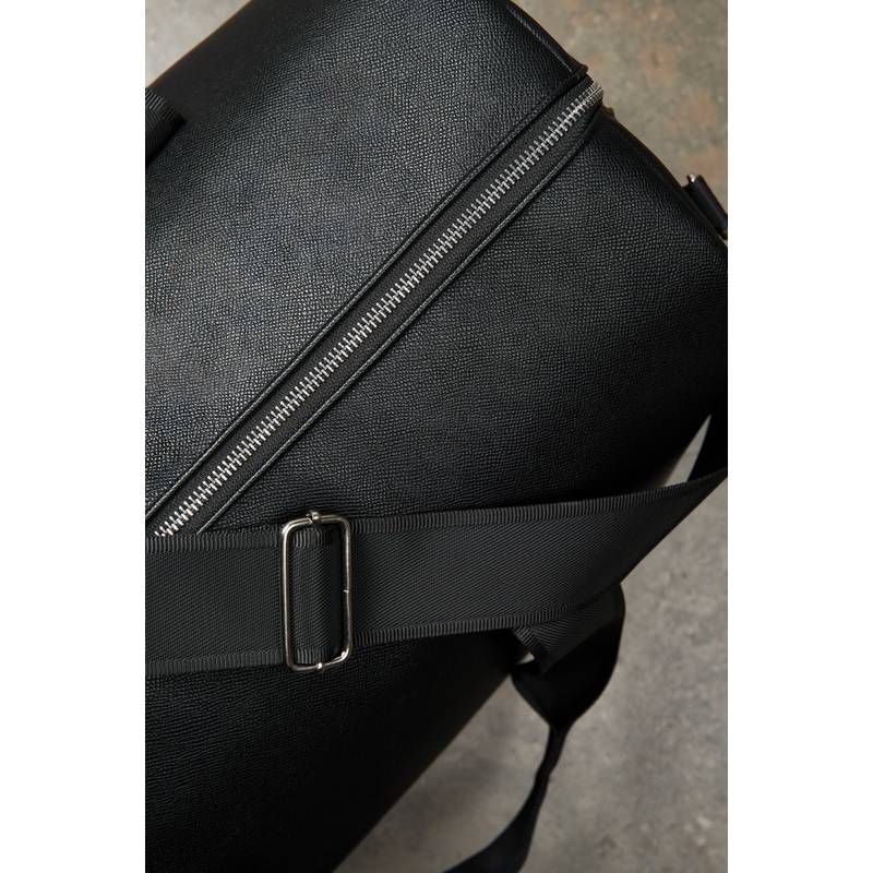 Víkendová taška VINGA Bermond z RCS recyklovanej PU, čierna Víkendová taška VINGA Bermond z RCS recyklovanej PU, čierna