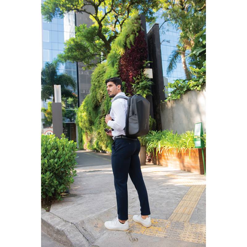 Batoh Bizz, sivá antracitová - čierna Batoh Bizz, sivá antracitová - čierna