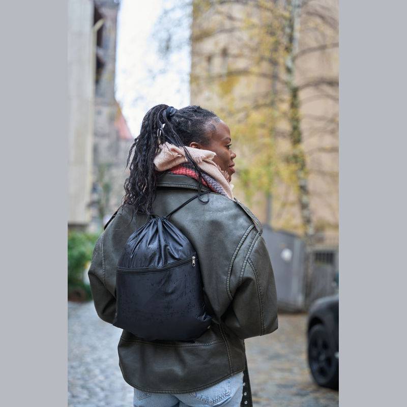 Vrecuško z recyklovateľných plastov RPET, čierna Vrecuško z recyklovateľných plastov RPET, čierna