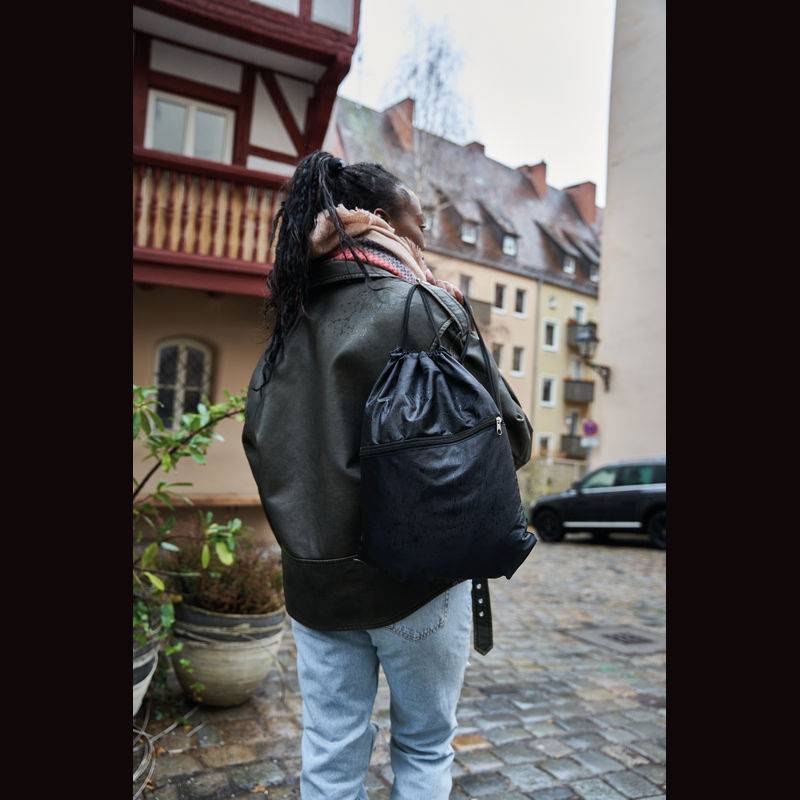 Vrecuško z recyklovateľných plastov RPET, čierna Vrecuško z recyklovateľných plastov RPET, čierna