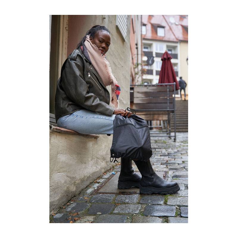 Vrecuško z recyklovateľných plastov RPET, čierna Vrecuško z recyklovateľných plastov RPET, čierna