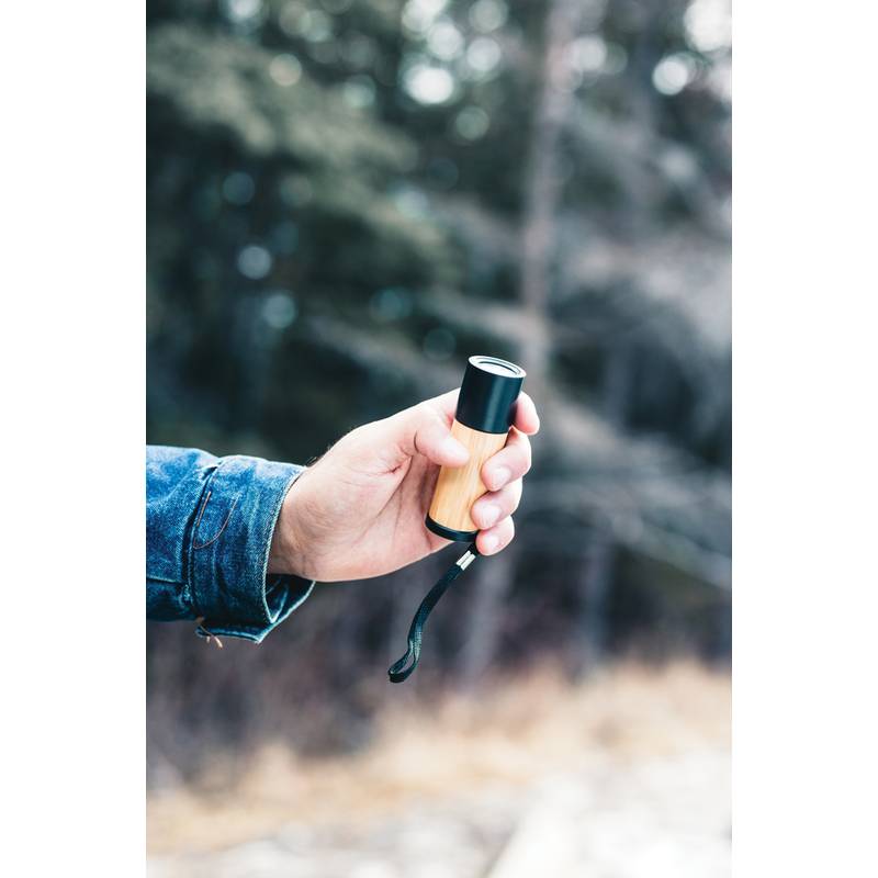 Svítidlo z bambusu a recyklovaného plastu, hnědá Svítidlo z bambusu a recyklovaného plastu, hnědá