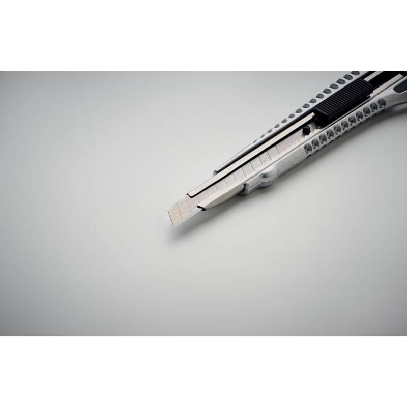 Hliníkový řezák, šedá stříbrná Hliníkový řezák, šedá stříbrná