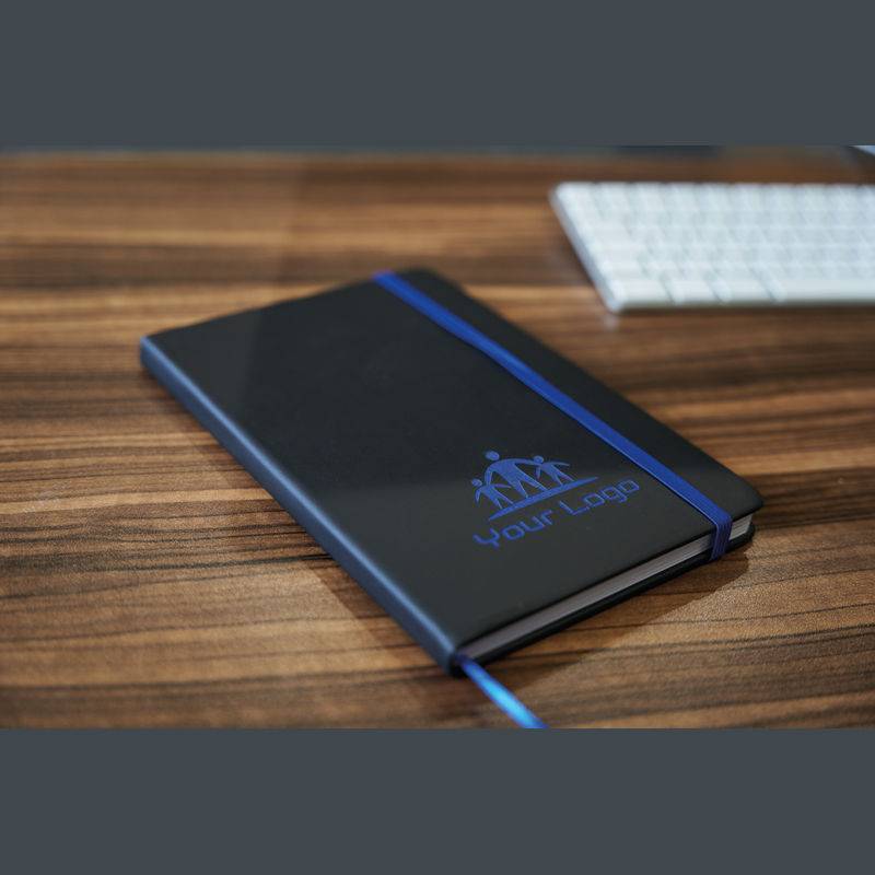 Poznámkový blok A5 s barevným gravírem, modrá Poznámkový blok A5 s barevným gravírem, modrá