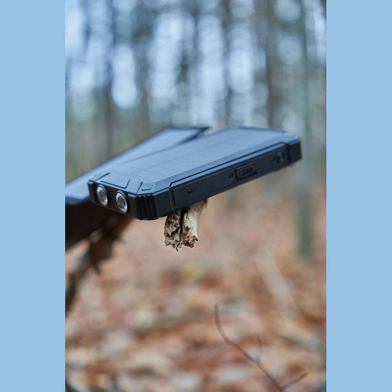 Solární powerbanka 20 000 mAh, černá Solární powerbanka 20 000 mAh, černá