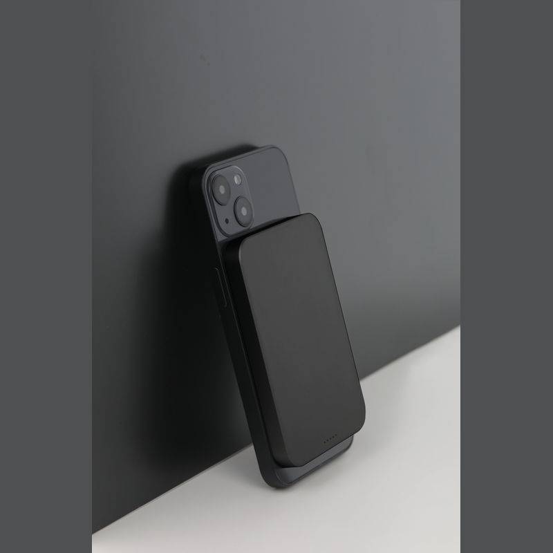 Magsafe, externá recyklovaná hliníková batéria, čierna Magsafe, externá recyklovaná hliníková batéria, čierna