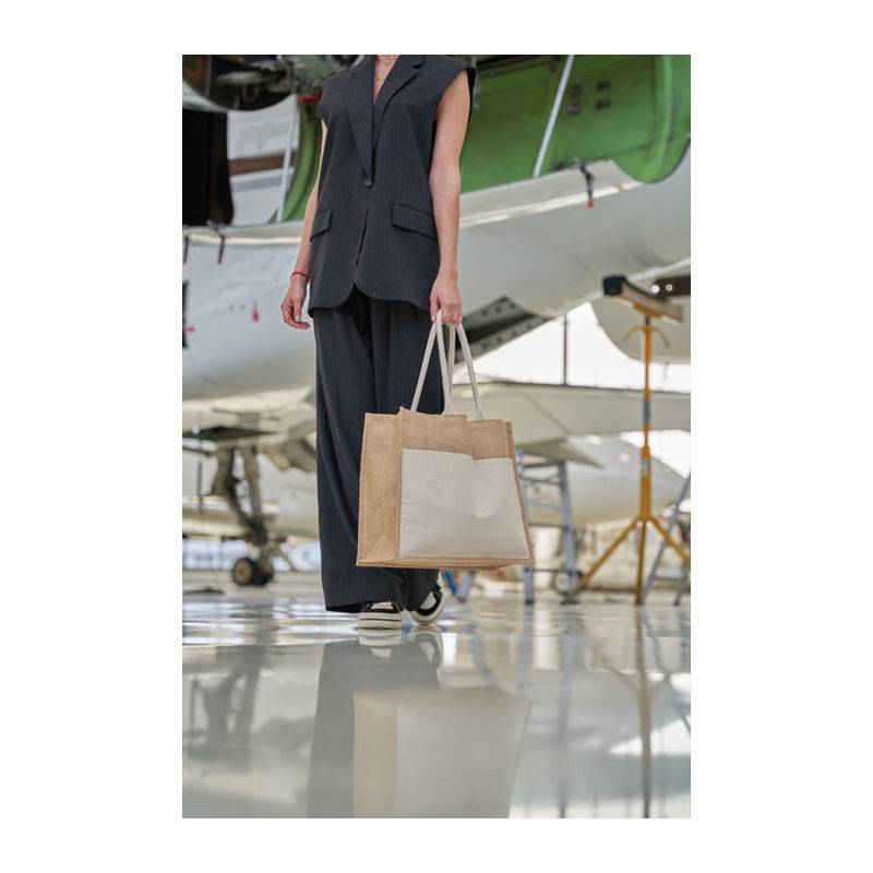 Jutová taška s přední kapsou, hnědá béžová Jutová taška s přední kapsou, hnědá béžová