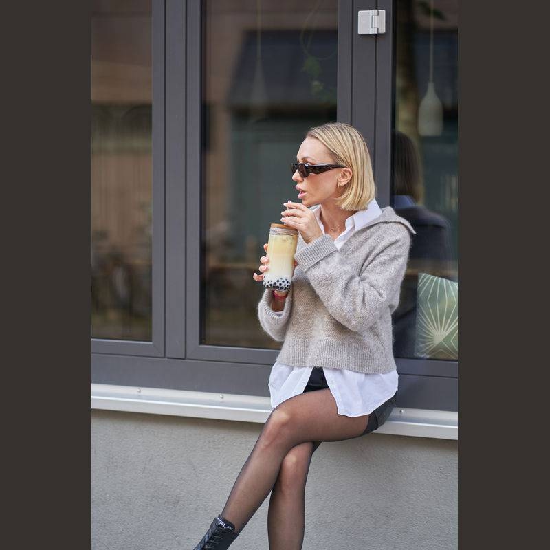 Pohár na pitie s bambusovým viečkom a slamkou, transparentná 650ml Pohár na pitie s bambusovým viečkom a slamkou, transparentná 650ml