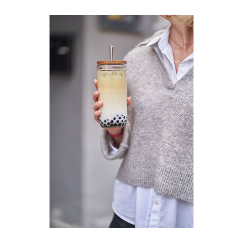 Pohár na pitie s bambusovým viečkom a slamkou, transparentná 650ml Pohár na pitie s bambusovým viečkom a slamkou, transparentná 650ml