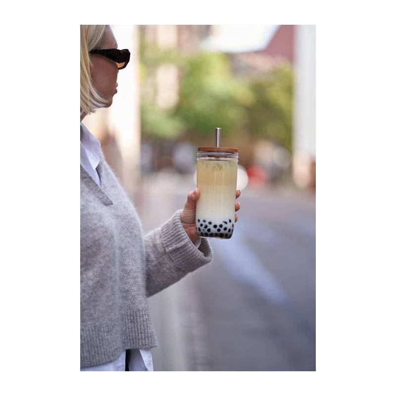 Pohár na pitie s bambusovým viečkom a slamkou, transparentná 650ml Pohár na pitie s bambusovým viečkom a slamkou, transparentná 650ml